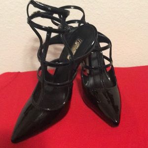 New wot Guess black dress shoes